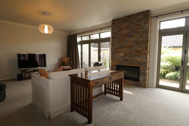 Photo of property in 1 Tarn Close, Pyes Pa, Tauranga, 3112