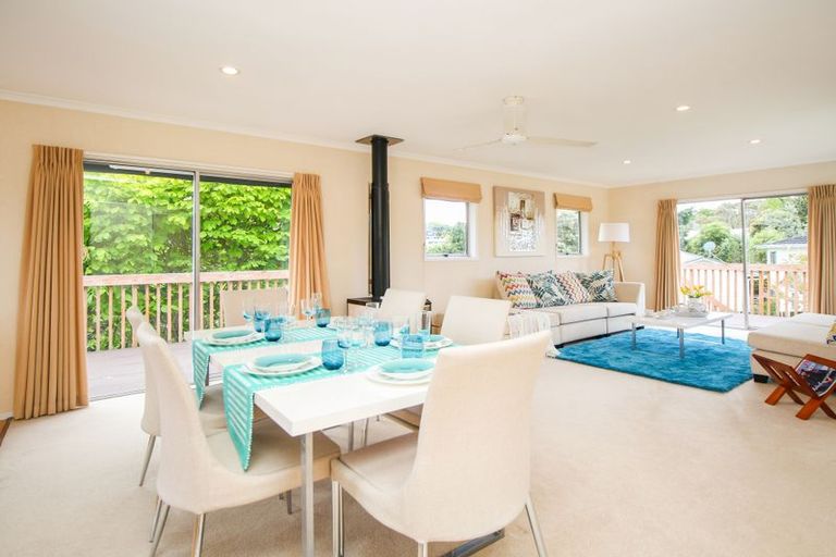 Photo of property in 19 St Catherine Crescent, West Harbour, Auckland, 0618