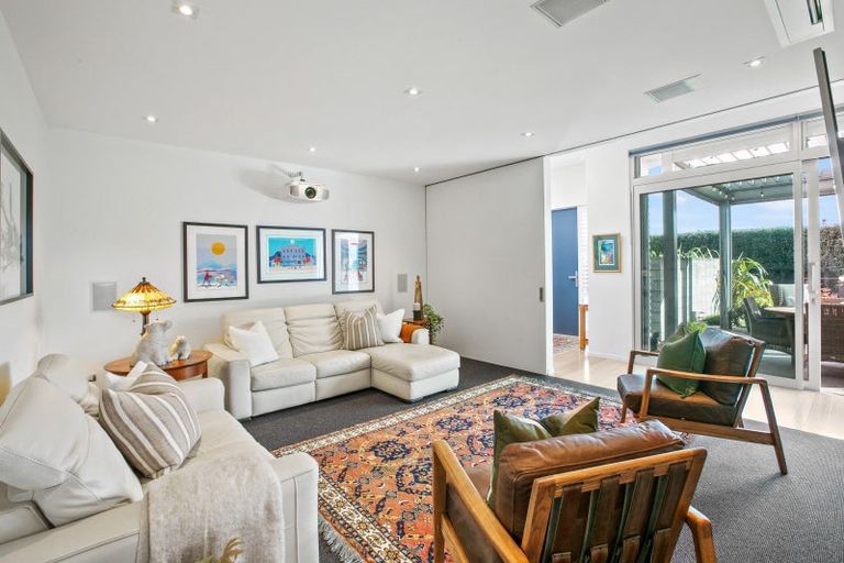 Photo of property in 17 Pitcairn Street, Oakura, 4314