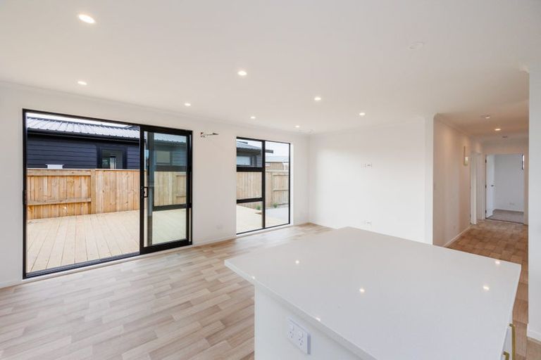 Photo of property in 33 Botanical Road, Takaro, Palmerston North, 4412