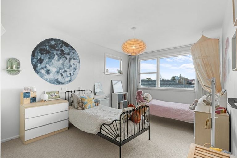 Photo of property in 21 Woodstock Place, Russley, Christchurch, 8042