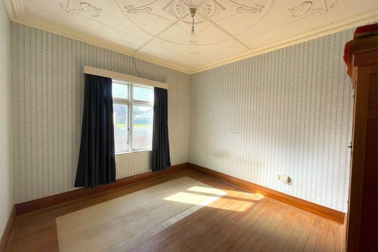 Photo of property in 105 Macandrew Road, South Dunedin, Dunedin, 9012