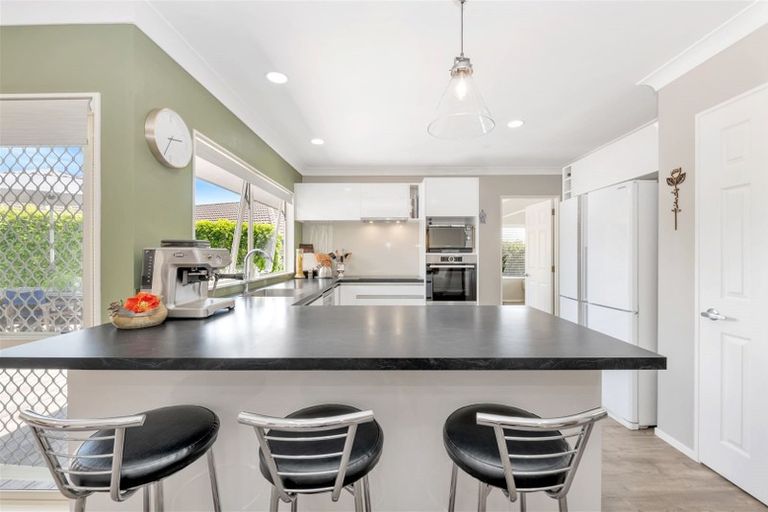 Photo of property in 11 Ballycullanie Place, Dannemora, Auckland, 2016