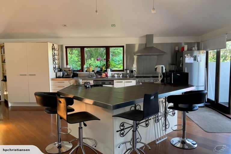 Photo of property in 6a Channel View Road, Campbells Bay, Auckland, 0630