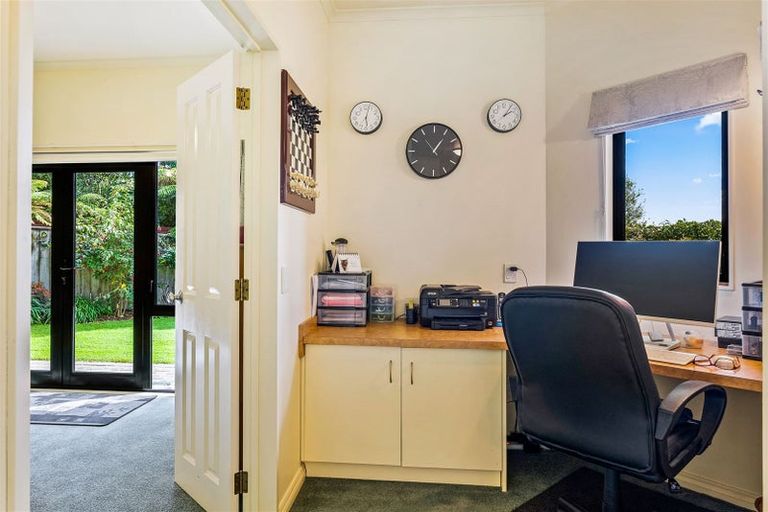 Photo of property in 6 Hillcrest Lane, Levin, 5510