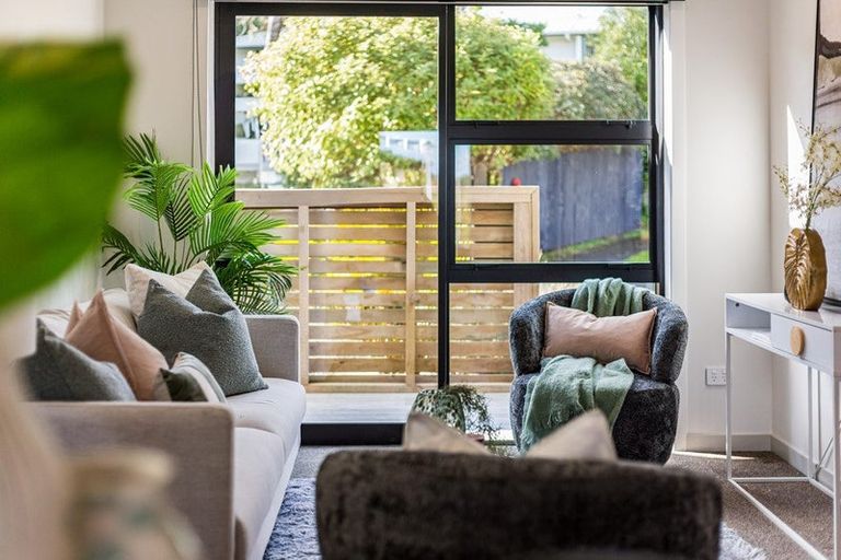 Photo of property in 11a Barberry Grove, Maungaraki, Lower Hutt, 5010