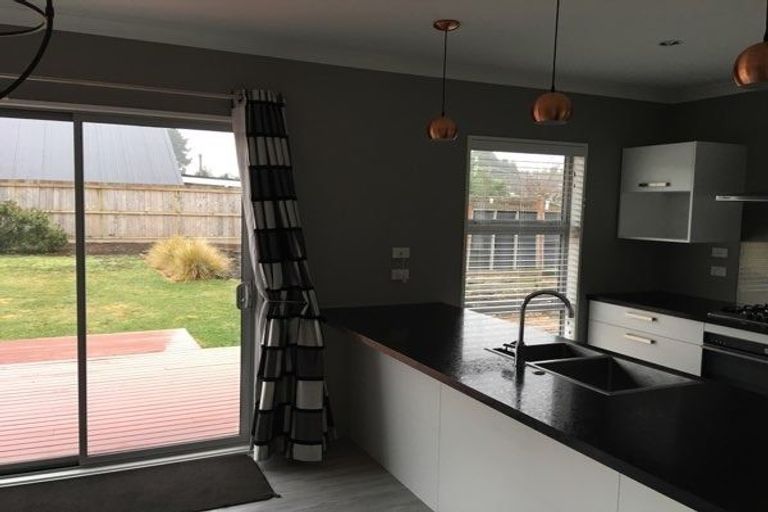 Photo of property in 263 Wainoni Road, Avondale, Christchurch, 8061
