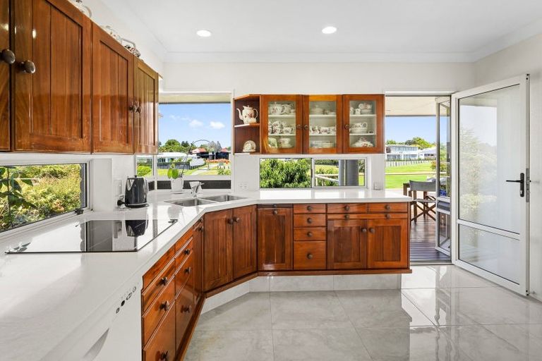 Photo of property in 68 Links View Drive, Omokoroa, 3114