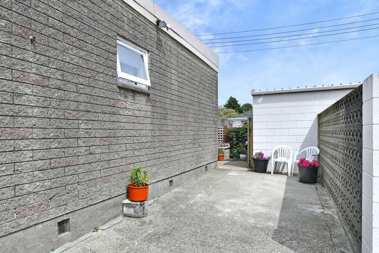 Photo of property in 1-20/27 Whites Line West, Woburn, Lower Hutt, 5010