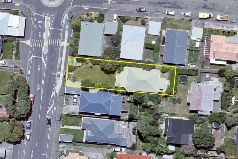 Photo of property in 21 The Parade, Island Bay, Wellington, 6023