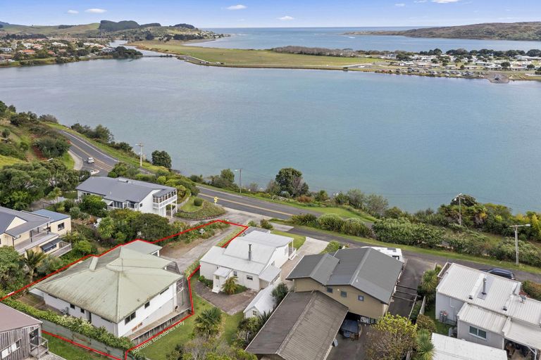 Photo of property in 30a Wainui Road, Raglan, 3225