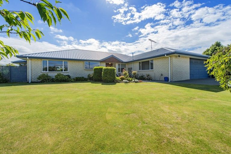 Photo of property in 4 Devon Crescent, Darfield, 7510