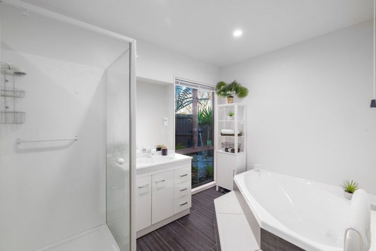 Photo of property in 2/66 Broadhaven Avenue, Parklands, Christchurch, 8083