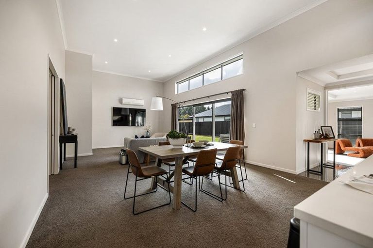 Photo of property in 16 Dollar Place, Prebbleton, 7604