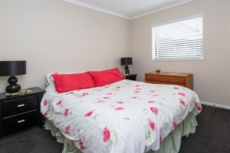 Photo of property in 122 Ennis Avenue, Pakuranga Heights, Auckland, 2010