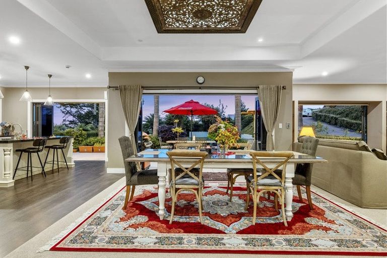 Photo of property in 12 Veale Road, Frankleigh Park, New Plymouth, 4310