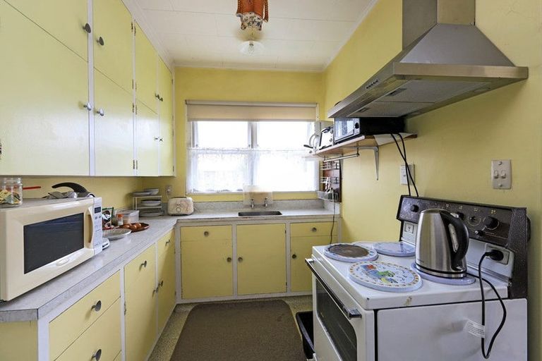 Photo of property in 210a Grove Road, Mayfair, Hastings, 4122