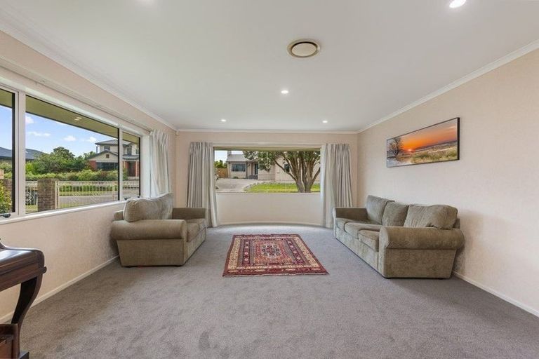 Photo of property in 158 Ruapehu Drive, Fitzherbert, Palmerston North, 4410