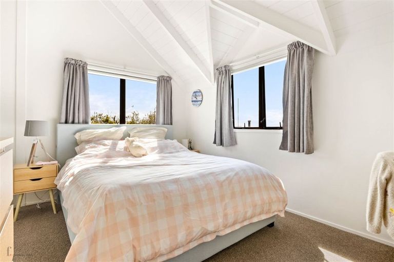 Photo of property in 2/6 Sturm Avenue, Massey, Auckland, 0614