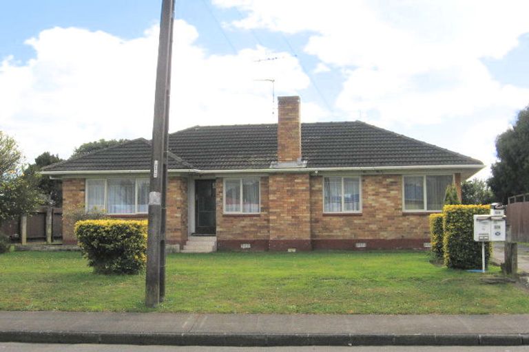 Photo of property in 1/4 Sutton Crescent, Papakura, 2110