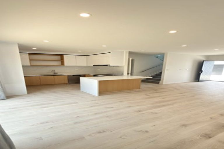 Photo of property in 9d Mander Place, Bucklands Beach, Auckland, 2012