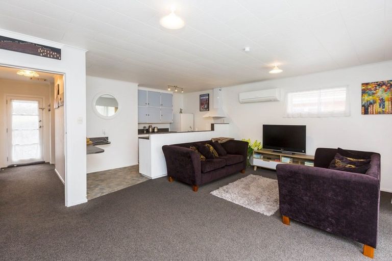 Photo of property in 2/528 Fergusson Drive, Trentham, Upper Hutt, 5018