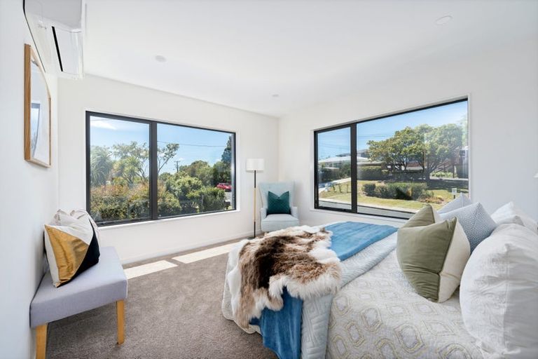 Photo of property in 21d Barron Drive, Green Bay, Auckland, 0604