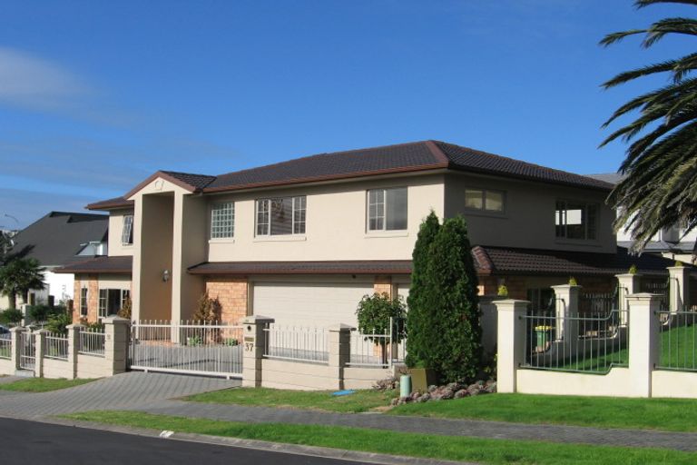 Photo of property in 37 Haven Crest, Somerville, Auckland, 2014