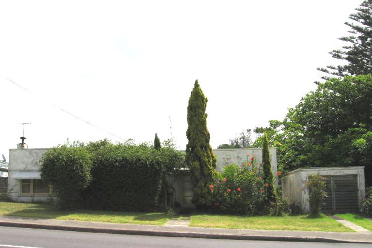 Photo of property in 19 Omana Road, Milford, Auckland, 0620