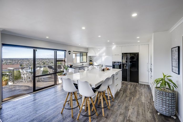 Photo of property in 79 Churchill Drive, Taradale, Napier, 4112