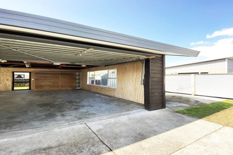 Photo of property in 3a Lyn Grove, Papamoa Beach, Papamoa, 3118