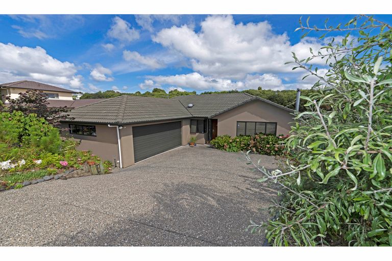 Photo of property in 15 Carnelian Court, Westgate, Auckland, 0614