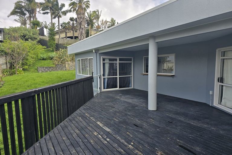Photo of property in 18 Belleaire Court, West Harbour, Auckland, 0618