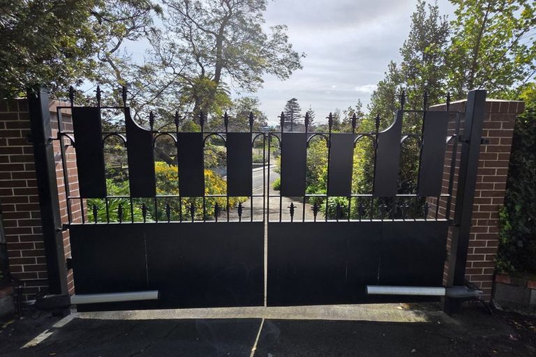 Photo of property in 84 Parkes Avenue, Saint Johns Hill, Whanganui, 4501