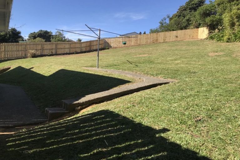 Photo of property in 9 Berkshire Grove, Cannons Creek, Porirua, 5024