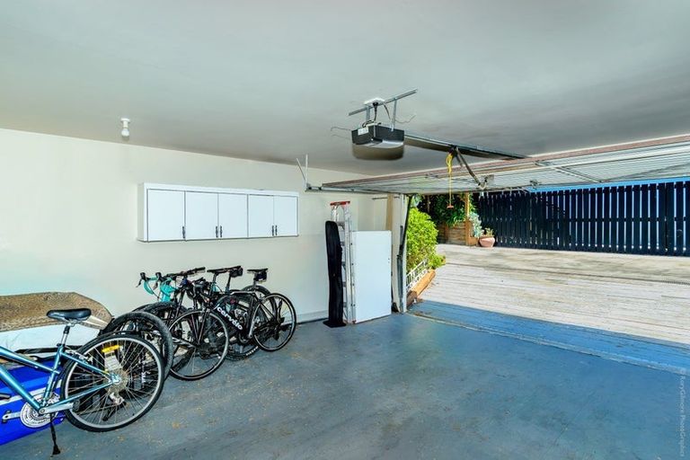 Photo of property in 107 Mount Pleasant Road, Mount Pleasant, Christchurch, 8081