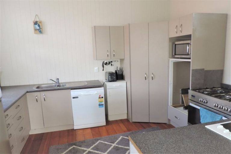 Photo of property in 13 Edwards Avenue, Henderson, Auckland, 0610
