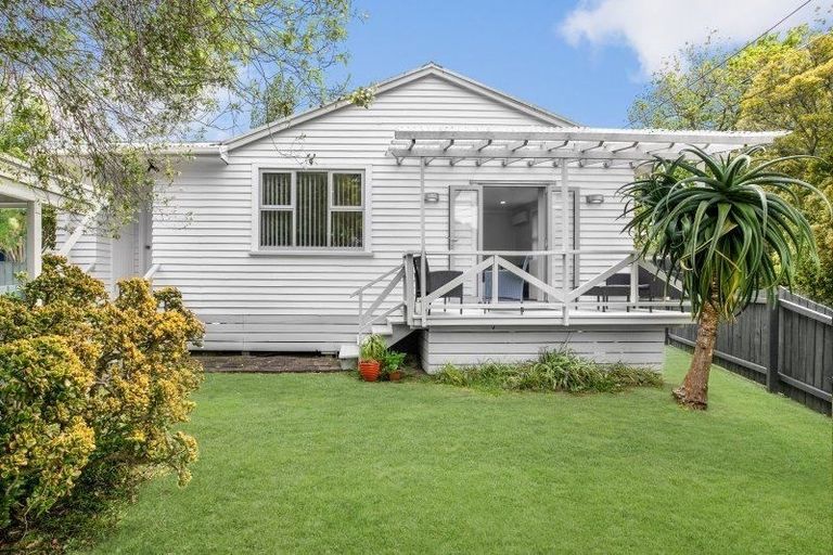 Photo of property in 1/331 Royal Road, Massey, Auckland, 0614
