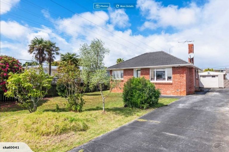 Photo of property in 9 Paton Avenue, Te Atatu South, Auckland, 0610