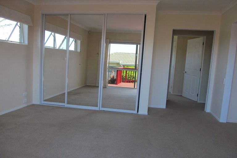 Photo of property in 11 Kath Hopper Drive, Orewa, 0931