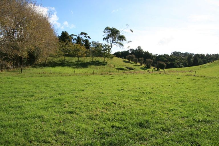 Photo of property in 556 Mangorei Road, Mangorei, New Plymouth, 4371