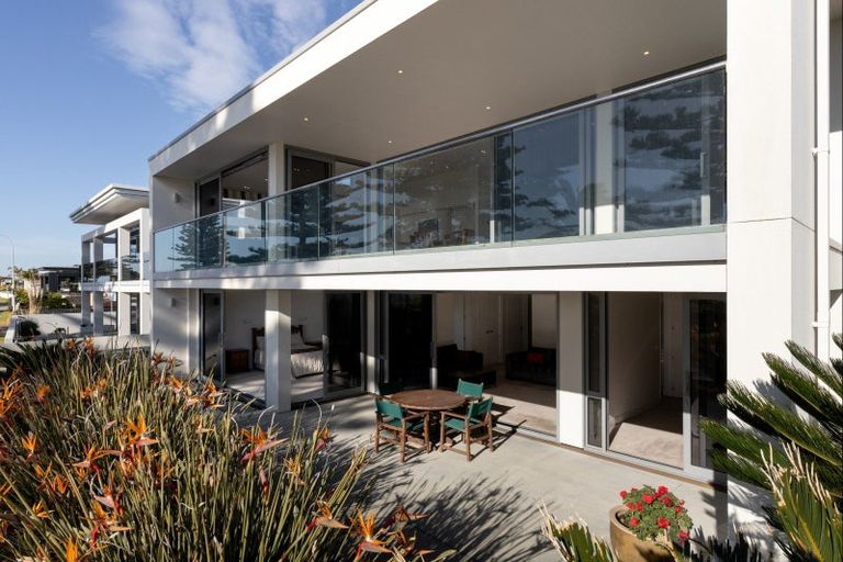 Photo of property in 81 Marine Parade, Mount Maunganui, 3116