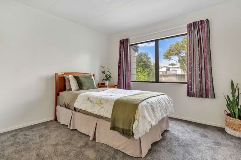 Photo of property in 28 Petrie Street, Pomare, Rotorua, 3015