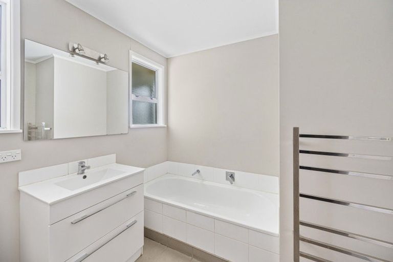 Photo of property in 34a Napier Road, Havelock North, 4130