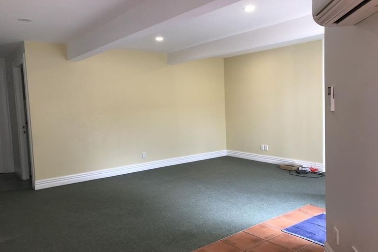 Photo of property in 56 Kelburn Parade, Kelburn, Wellington, 6012