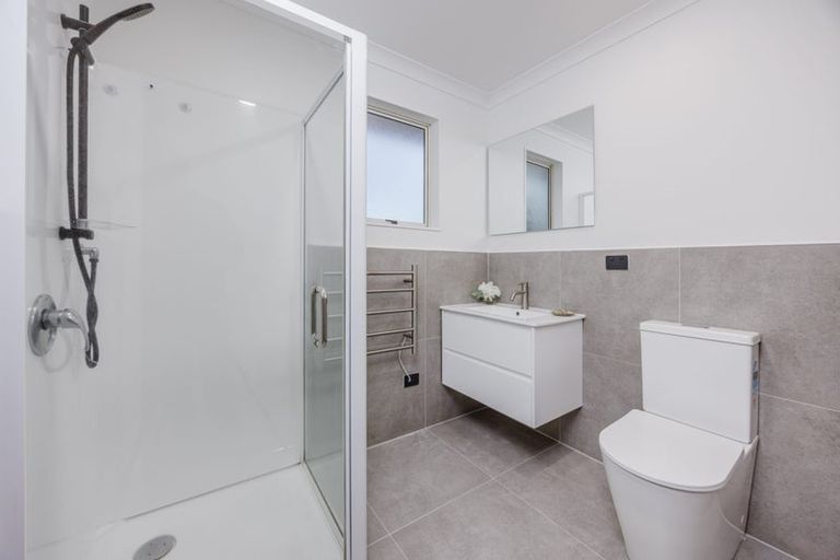 Photo of property in 60a Reelick Avenue, Pakuranga Heights, Auckland, 2010