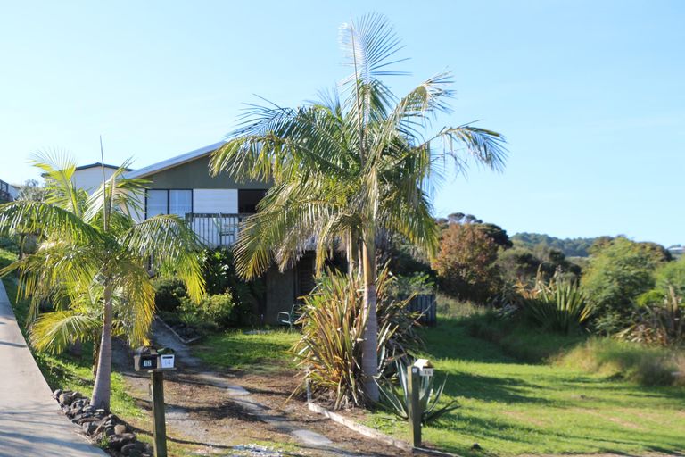 Photo of property in 16 Paradise Road, Coopers Beach, 0420
