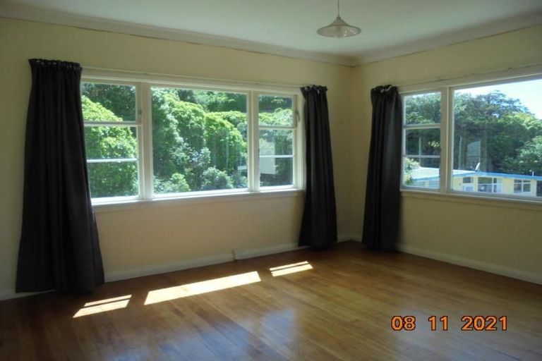 Photo of property in 19 David Crescent, Karori, Wellington, 6012
