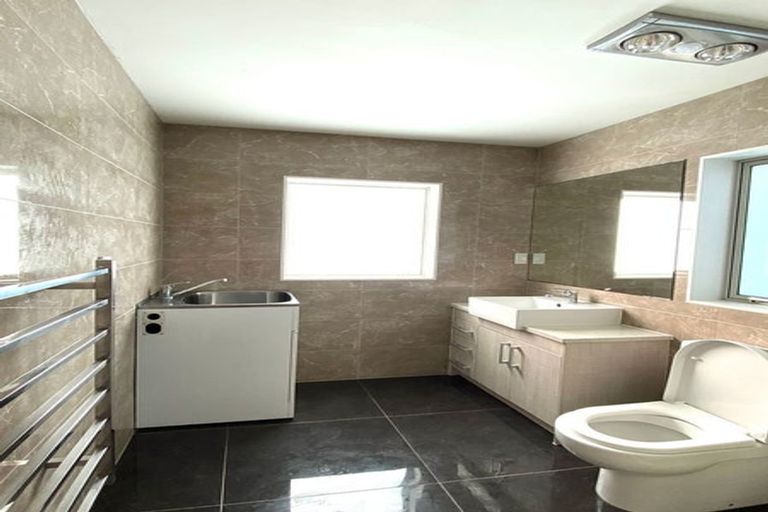 Photo of property in 9a Undine Street, Pakuranga, Auckland, 2010