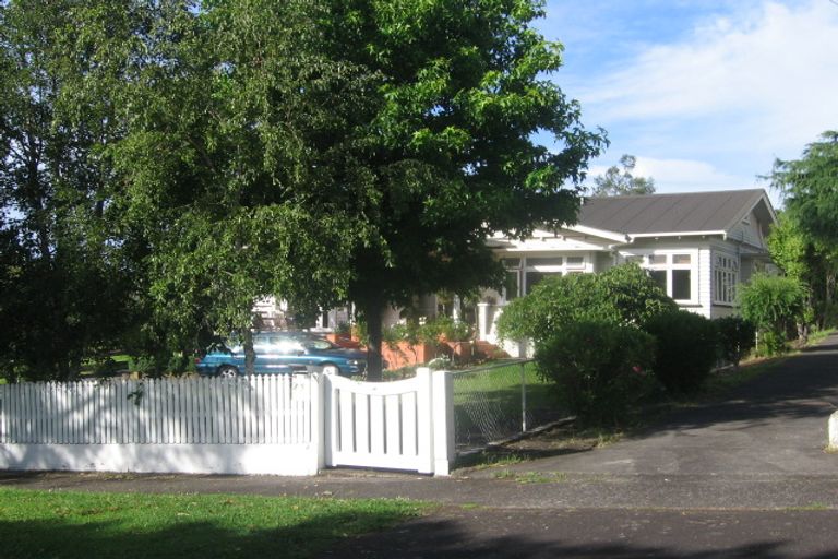 Photo of property in 23 Maungakiekie Avenue, Greenlane, Auckland, 1051